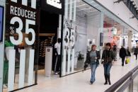 Stire din Eveniment : Polițiștii de la permise auto și înmatricularea autovehiculelor s-ar putea muta la mall
