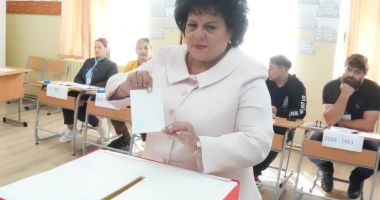 Stire din Politică-Administrație : Primarul comunei Cumpăna, Mariana Gâju: "Am votat cu gândul la bunăstarea copiilor noştri"