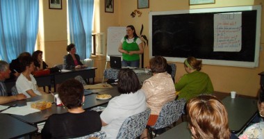 Stire din Diverse : E bine să vorbești des cu profesorii copilului?