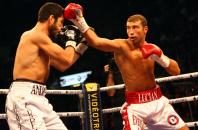 Stire din Sport : Lucian Bute ar putea boxa cu Jesse Brinkley sau Curtis Stevens