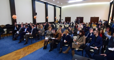 Stire din Politică-Administrație : Serviciul de ecarisaj și iluminatul public, motiv de dispută în Consiliul Local Constanța