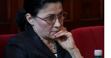 Stire din Cultură-Educație : Acuzație de plagiat la adresa Ecaterinei Andronescu