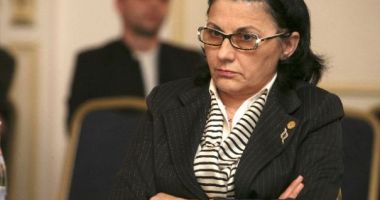 Stire din Social : Andronescu, despre lipsa săpunului din școli, în prag de epidemie de gripă: Copiii să vină cu șervețele umede