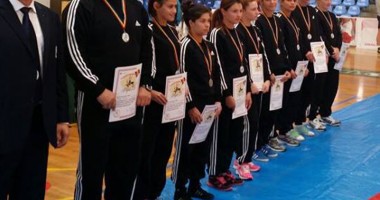 Stire din Sport : Echipa feminină CS Mangalia, vicecampioana României la lupte libere