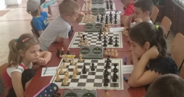 Stire din Sport : Echipa Palatului Copiilor Constanța, campioana Festivalului Șahului Juvenil