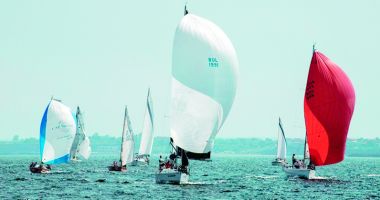 Stire din Sport : Echipajele Incognito și Pelican Racing - câștigătoarele Regattei Kaufland