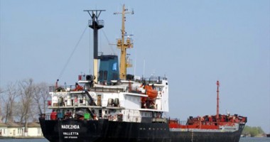 Stire din Economie : Echipajele navelor  "Nadezhda" și "Iskatel"  și-au primit salariile restante