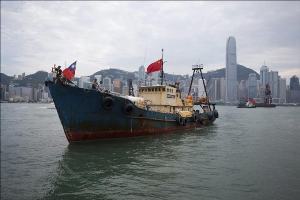 Stire din Economie : Echipajul unei nave chinezești a dispărut de sub pază, fără urmă