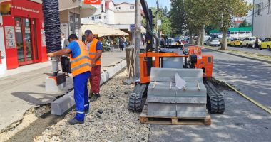 Echipament modern pentru montat borduri, cumpărat de autorităţile din Constanţa