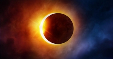 Stire din Actualitate : Prima eclipsă totală de soare va fi observată după 99 de ani. Baloane cu heliu vor transmite imagini de la mare altitudine