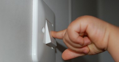 Stire din Economie : Economia și populația au stins mai des becurile în 2014