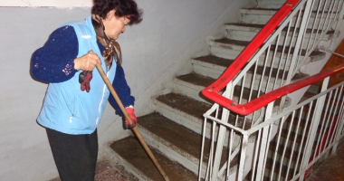 E criză de femei de serviciu, în România