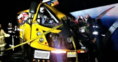 Galerie foto. 20 de morți, într-un triplu accident rutier - 2