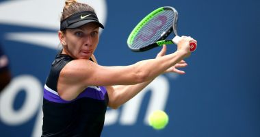 Stire din Sport : Tenis: Simona Halep a debutat cu o victorie la turneul de la Wuhan (WTA)