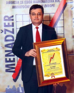 Stire din Cultură-Educație : Prof. univ. dr. Eden Mamut, premiat la Sarajevo