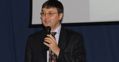Un nou mandat pentru universitarul Eden Mamut