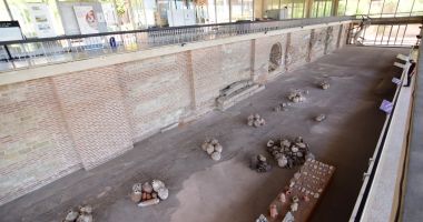 Edificiul Roman cu Mozaic, şubrezit de vreme! „Vizitatorii riscă să se trezească cu tencuiala în cap” - 2