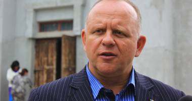 Stire din Politică-Administrație : Edilul Cristian Cârjaliu îl ia la rost pe inspectorul Răducu Popescu