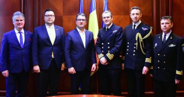 Stire din Politică-Administrație : Edilul Decebal Făgădău, gazdă pentru delegația Marinei Regale Britanice