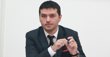 Stire din Politică-Administrație : Edilul din Ovidiu, George Scupra, îi premiază pe campionii României la rugby