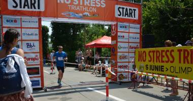 Stire din Politică-Administrație : Edilul din Mangalia, participant la "No stress Triathlon"