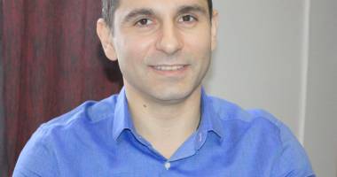 Stire din Politică-Administrație : Edilul din Murfatlar, Valentin Saghiu, anunță reabilitarea a 26 de străzi din localitate