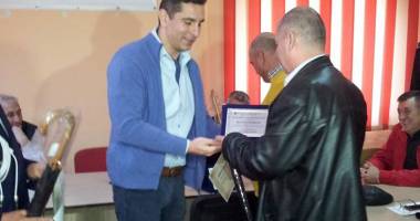 Edilul Valentin Saghiu a oferit plachete celor trei polițiști din Murfatlar care s-au pensionat - 2