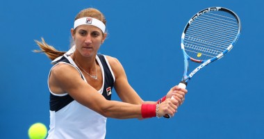 Stire din Sport Internațional : Edina Gallovits-Hall a abandonat în finala de la Amelia Island