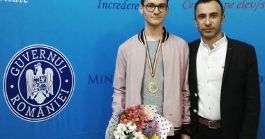 Stire din Cultură-Educație : Copilul "de aur"! Constănțeanul Edis Memiș, revelația Olimpiadei Internaționale de Matematică
