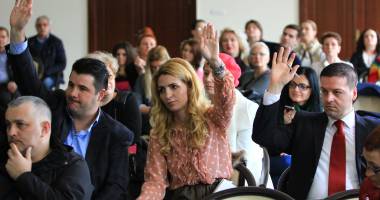 Stire din Politică-Administrație : EDITORIAL / Paraziți liberali! De ce nu scapă PNL Constanța de ei?
