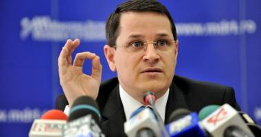 Stire din Politică-Administrație : Eduard Hellvig, propus pentru șefia SRI