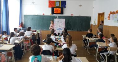 Stire din Cultură-Educație : "Educație civică cu roboți",  în școlile din Năvodari