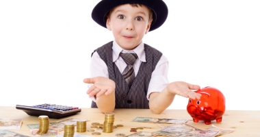 Stire din Cultură-Educație : Educația financiară  începe din băncile școlii