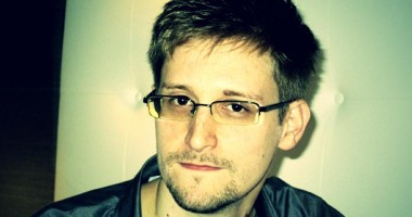Stire din Actualitate : Edward Snowden ar accepta azil în Brazilia, însă fără a furniza alte informații