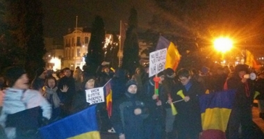 Galerie foto / PROTESTE ȘI LA CONSTANȚA: "PSD, CIUMA ROȘIE!" - 22