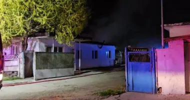 Incendiu în toiul nopții. Flăcările au cuprins o locuință și au distrus două camere - 5