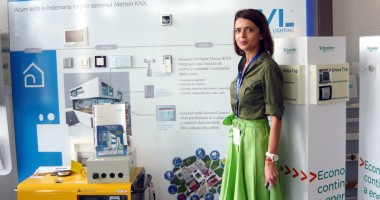 Stire din Economie : S-a închis Expoziția Electrică Demonstrativă organizată și găzduită de Euro Vial Lighting