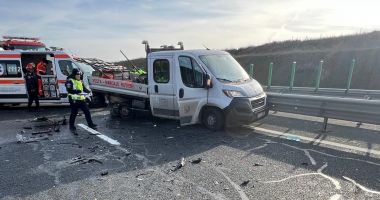 Stire din Eveniment : UPDATE O persoană a murit în accidentul produs pe A2. Echipajul elicopterului SMURD a constatat decesul