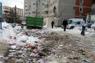 Stire din Social : Constănțenii, și înzăpeziți, și cu gunoiul sub nas