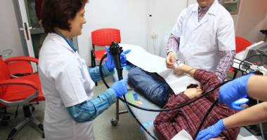 Stire din Sănătate : Efectele meselor copioase de sărbători: probleme digestive și colesterol mărit