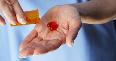 Stire din Sănătate : Consumul exagerat de medicamente vă poate distruge stomacul