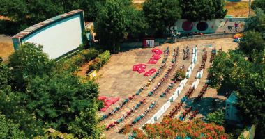 Stire din Cultură-Educație : A III – a ediție a Festivalului Eforie Colorat a început cu teatru, muzică și activități interesante