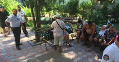 Comercianții ambulanți, fugăriți de pe plajele din Eforie - 3