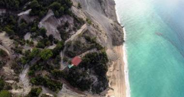 Galerie foto. CUTREMUR DEVASTATOR ÎN GRECIA!  Plaja Egremni, din insula Lefkada, RASĂ DE PE FAȚA PĂMÂNTULUI - 4