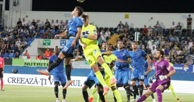 Stire din Sport : FC Viitorul, remiză în returul cu belgienii de la Gent. Ce spune Hagi