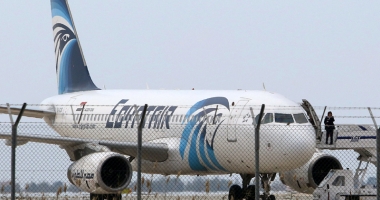 Avionul EgyptAir, aterizare de urgență de trei ori înainte să se prăbușească în Mediterana