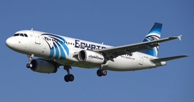 Stire din Actualitate : Primele concluzii: Explozie la bordul avionului EgyptAir, piloții morți