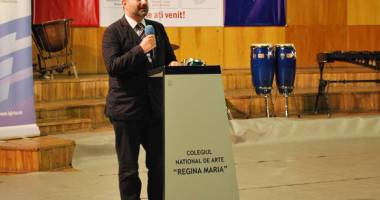 Stire din Cultură-Educație : Ei sunt premianții concursului  de chimie  "Raluca Ripan"