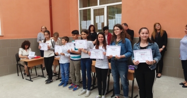 Stire din Cultură-Educație : Ei sunt viitorii matematicieni! Școlarii  s-au întrecut la concursul Rural Math