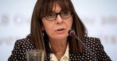 Stire din Actualitate : Ekaterini Sakellaropoulou, prima femeie aleasă în funcția de președinte al Greciei